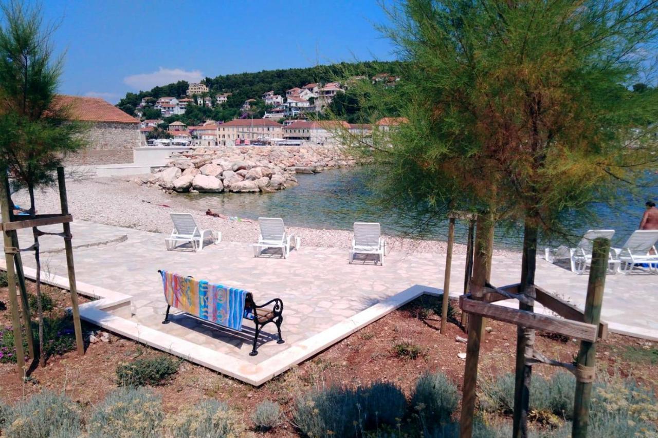 Apartments With A Parking Space Jelsa, Hvar - 8713 Jelsa  Buitenkant foto
